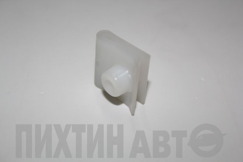 768820M000 NISSAN Клипса