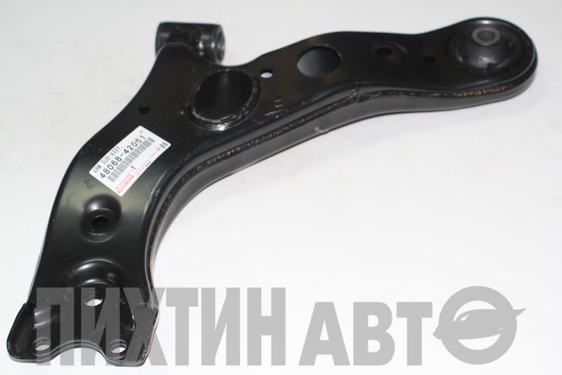 4806842051 TOYOTA Рычаг нижний правый передн