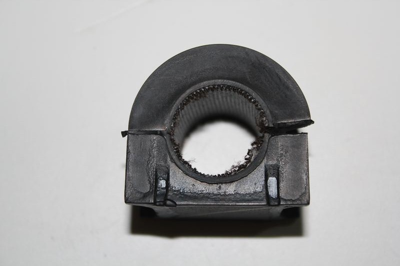4881535100 TOYOTA Втулка стабилизатора переднего
