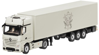 Модель автомобиля Mercedes Actros FH25 GigaSpace Sattelzug Trucker District