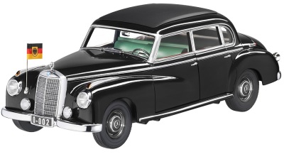 Модель автомобиля Mercedes 300 W 186 Black